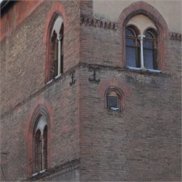 Conférence : De brique et de roc : la Maison Rouge à Conflans au XIVe siècle_Albertville