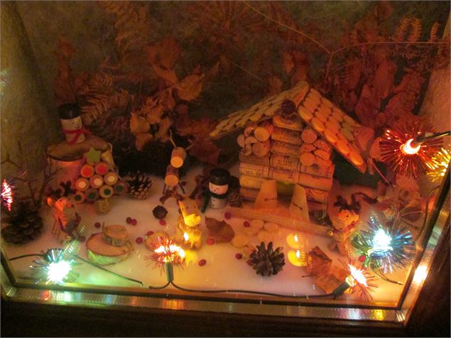 Découverte des fenêtres de Noël_Saint-Colomban-des-Villards - Martine FERROUD