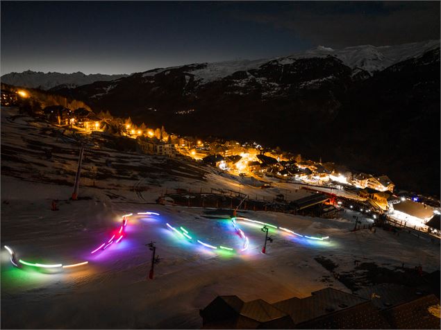 Descente aux flambeaux et arrivée du Père Noël_Plagne-Montalbert - A.Abondance