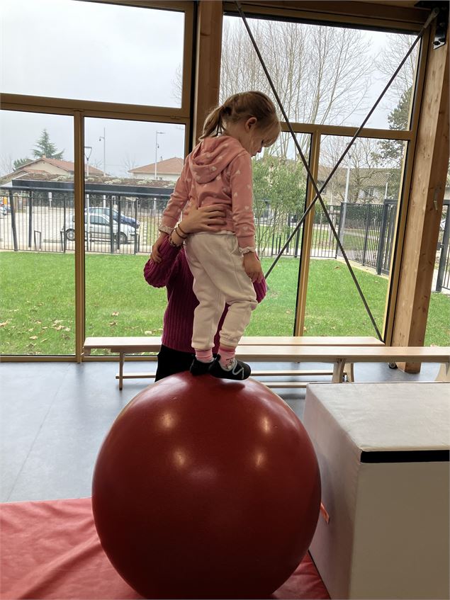 Stage cirque 4-6 ans printemps_Bourg-en-Bresse