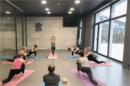 Session de yoga avec Adeline au Totem - OT Flaine