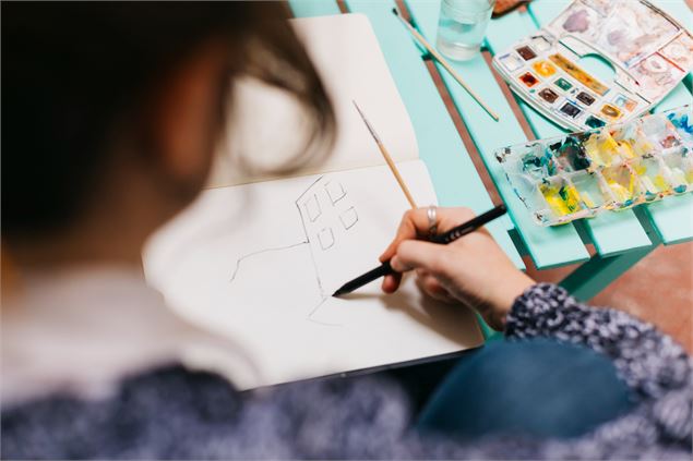 Cours de dessin et peinture_Aime-la-Plagne - Image by freepik