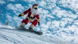 Père noël skieur_Saint-Jean-d'Arves - OT Saint Jean d'Arves