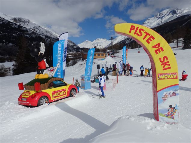 Départ de la piste Mickey avec sa voiture - SE2MC