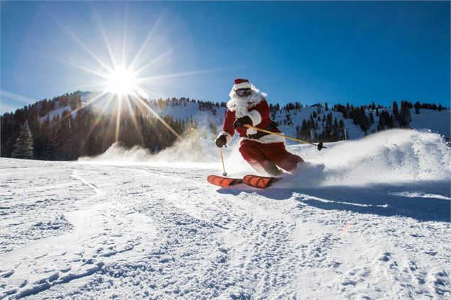 Le Père Noël au snowpark_Val-d'Isère - Opik