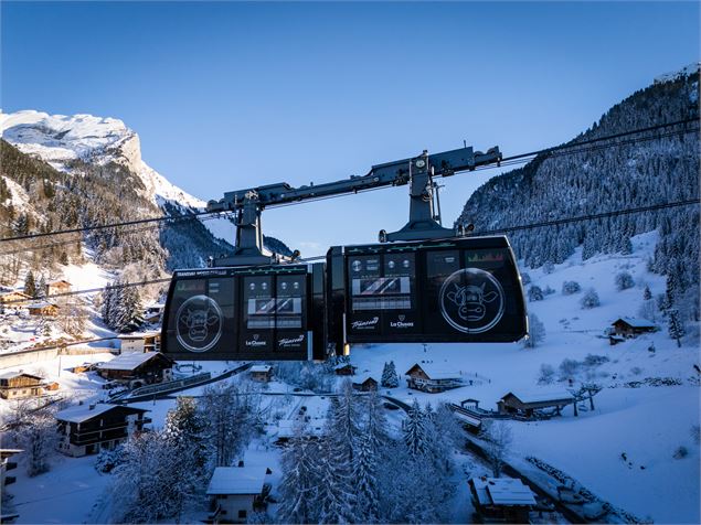 Diner suspendu dans un téléphérique par Le Chalet des Joux_La Clusaz