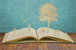 Livre Pop-up arbre - Freepik