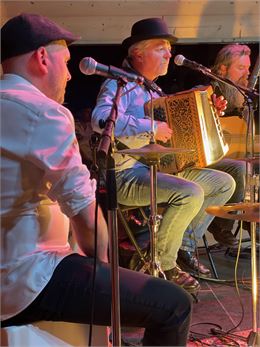 Inish Dew en concert au Toî du Monde - Toi du Monde