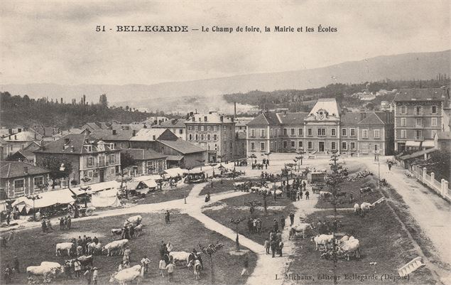Ville et campagne - exposition de cartes postales_Valserhône