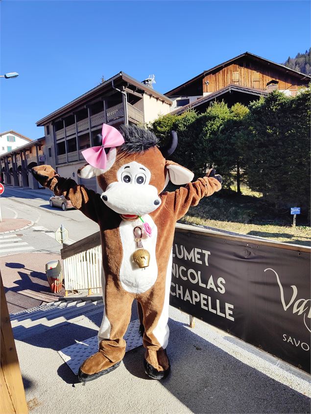 Pistache devant l'office de tourisme - OT Flumet/St Nicolas