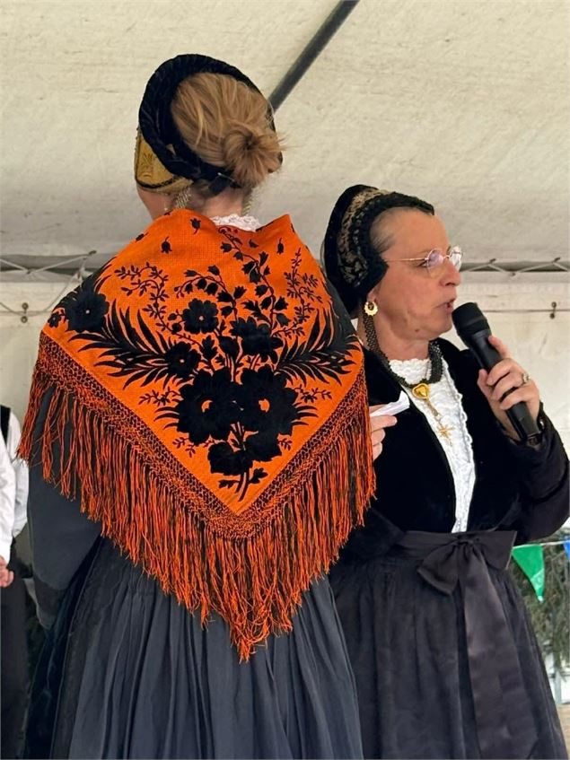 Spectacle de danses traditionnelles savoyardes_Plagne-Montalbert - Lou Montorbé
