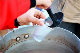 Goûter des enfants à Notre Dame de Bellecombe - Office de Tourisme du Val d'Arly