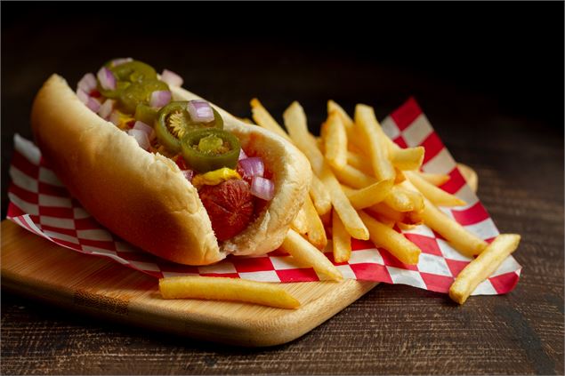 Soirée hot dog_Aime-la-Plagne - Image by freepik