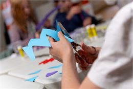 Atelier découverte au Palais de l'Île autour de l’installation L'arpenteuse de Sandrine Isambert. - 
