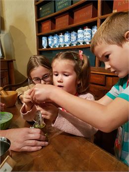 Fifrelin apothicaire_Bourg-en-Bresse - ©Kidiklik