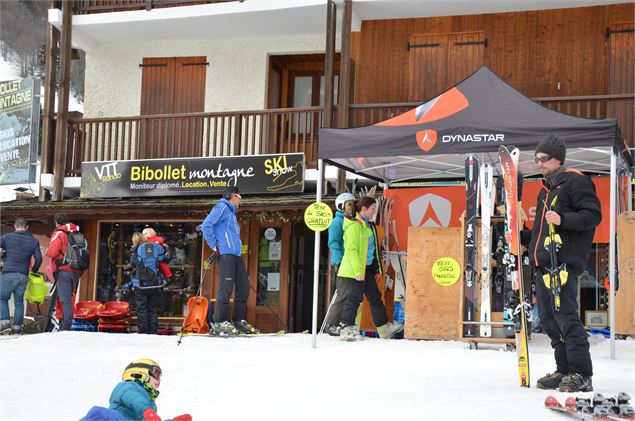 Tests skis Dynastar - Office de Tourisme du Val d'Arly