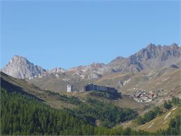 Tignes 2100 : vue sur le quartier du Lavachet depuis le lac du Chevril - DD/FACIM