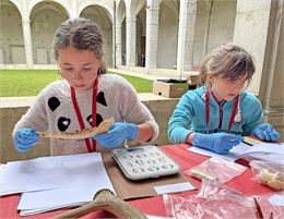 Visite-atelier I Mission archéo'_Chambéry - Solenne Paul - Département de la Savoie