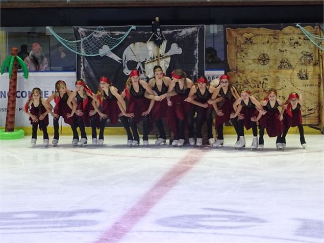 Spectacle de patinage du club de Megève : Les Pirates et le Trésor des Fonds Marins_Megève - patinag