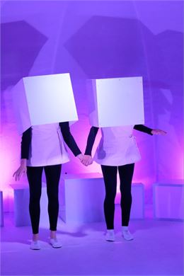 Petit pas petit - théâtre d'objets_Saint-Martin-de-Belleville - Maud Wallet