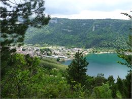Point de vue sur le lac de Nantua - L.Bernolin