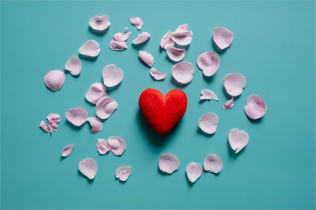 pétales et coeur - Pexels