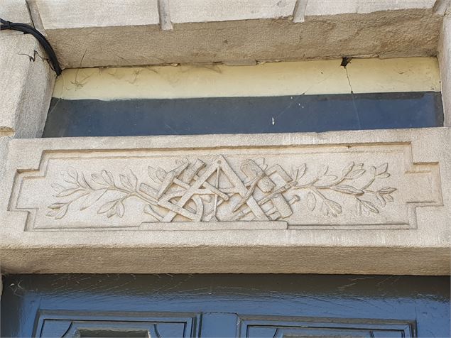 Porte pont-de-vaux - Office de Tourisme Bâgé Pont-de-Vaux