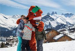 Rencontre avec notre mascotte Mr Toussy !_La Toussuire