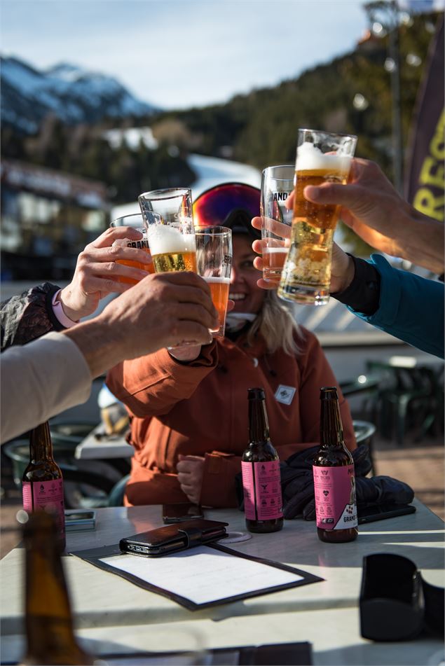 gens qui trinquent - a. pernet OTHMV