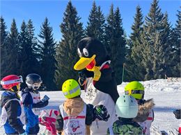 La mascotte Pingouin sur les pistes_Morzine - OT Morzine