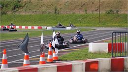 plusieurs karts sur le circuit - Gilles Lansard