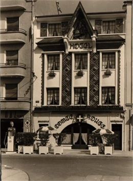 L'Hôtel le comte rouge, de l'architecte Nicolas de Ropp - @Thonon les bains et son agglomération. Ph