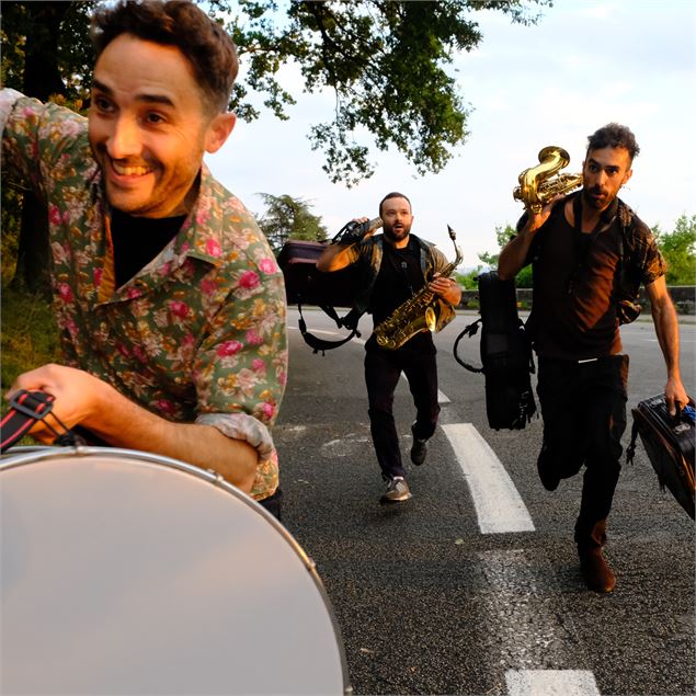 Tapani Pcheli - Calvet Bruno