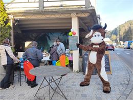 Pistache à la vente de crêpes - OT Flumet / St Nicolas la Chapelle