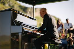 Concert de piano dans la nature - Alps Yak