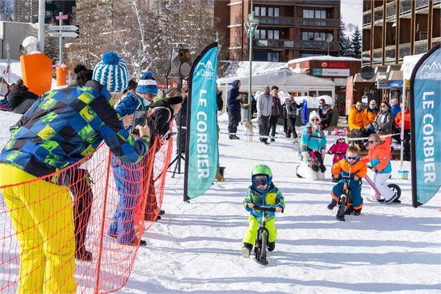 Initiation draisienne sur neige - Corbier Tourisme