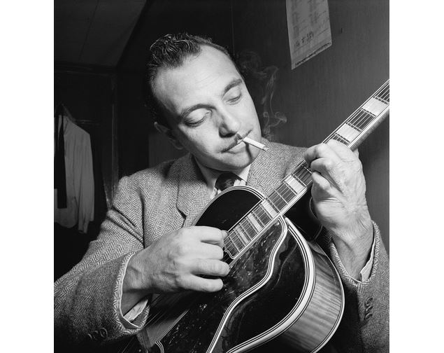 Musicien jazz manouche - Adriano Bassanini