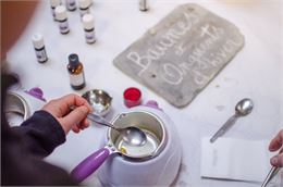 Atelier fabrication d'une crême de la Reine des Neiges et d'un roll on du skieur