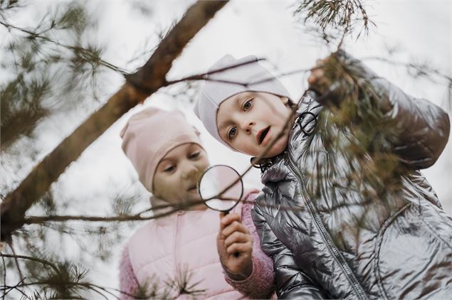 Enfants explorateurs hiver - Freepik