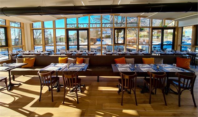 Salle du Restaurant de la Gare à Gex - Restaurant de la Gare