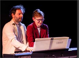 Deux comédiens au piano - DUPUIS