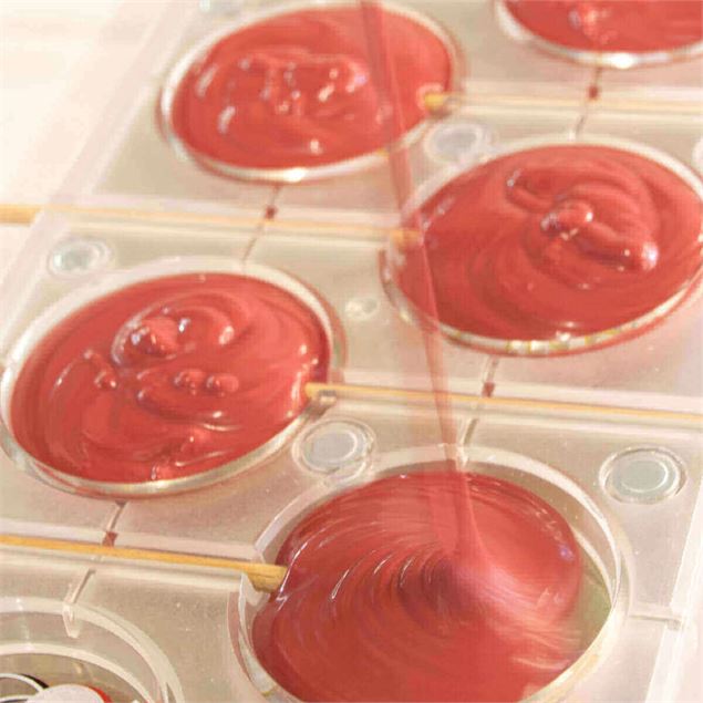 Je fabrique mes sucettes en chocolat - Atelier enfants_Saint-André-de-Corcy - Chocolaterie Richart