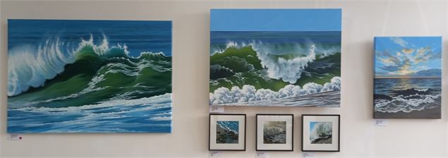 Exposition de peintures à la galerie de l'ancienne ferme à Fitignieu_Valromey-sur-Séran