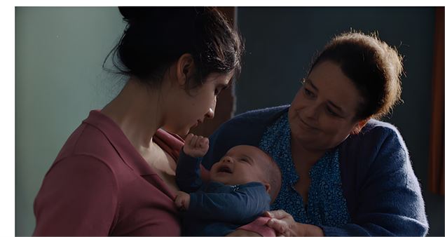 L'héroîne avec son bébé et sa mère - DUPUIS