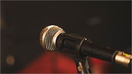 micro sur scène - canva