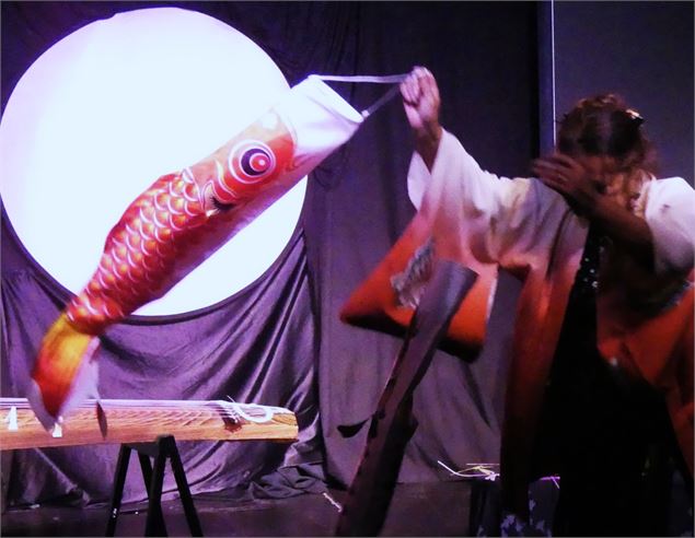 Spectacle jeune public KOÏNOBORI - Saint-Gervais sous les Sakuras_Saint-Gervais-les-Bains - Hélène P