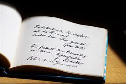 Livre de poésie - Pixabay - Counselling