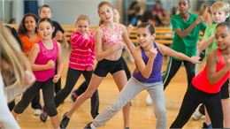 jeunes qui dansent - canva