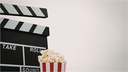 pop corn et élément de cinéma - canva