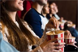 Cinébus - À Pied d'oeuvre_Saint-Colomban-des-Villards - freepik